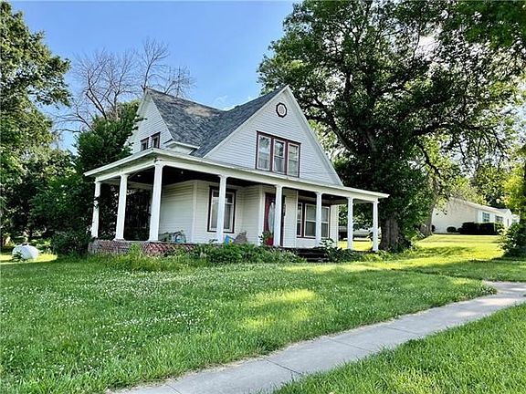 2nd image of 804 W Main St