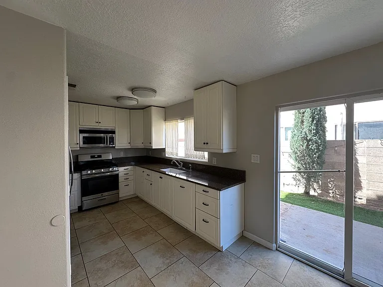 2139 Altura Verde Ln NE — Photo 14