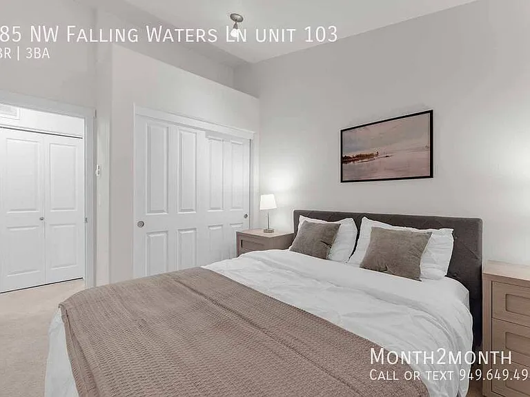685 NW Falling Waters Ln #103 — Photo 20