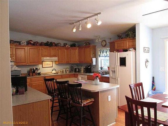 5th image of 49 Penley Ln