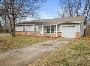 3173 W Farm Road 168, Springfield, MO 65807
