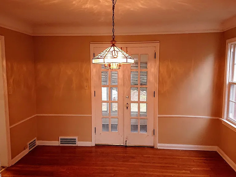 1158 Castleton Rd — Photo 12