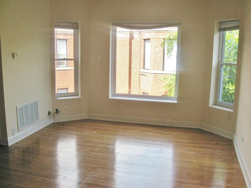 1st image of 864 W Cornelia Ave
