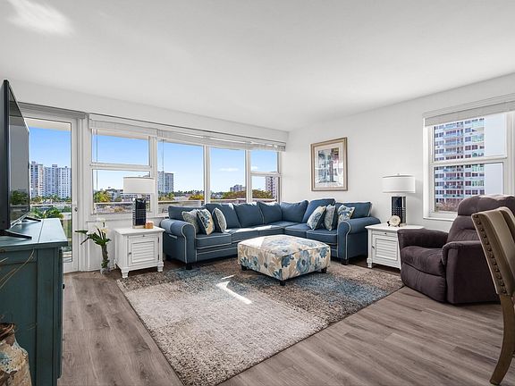 3rd image of 3333 NE 34th Street #522