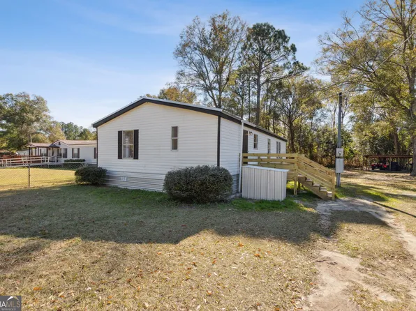59 Mobile Dr, Folkston, GA 31537