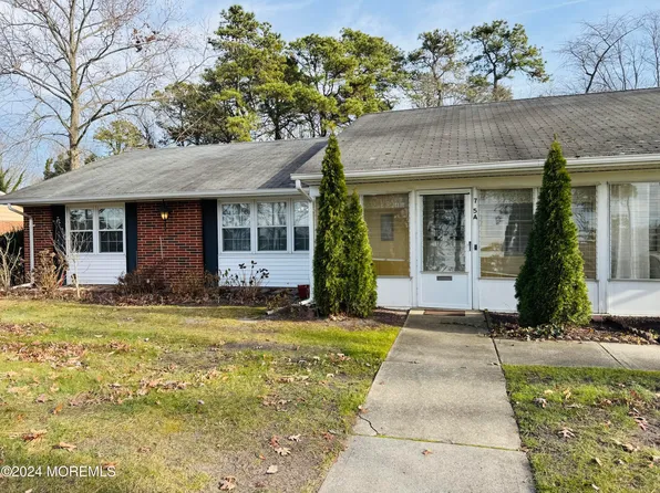 715A Buckingham Drive, Lakewood, NJ 08701