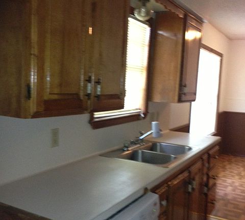 4th image of 1703 E Lake Dr