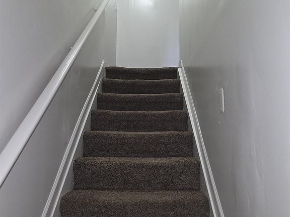 5th image of 23626 Stewart Ave