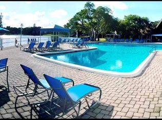 3670 Inverrary Dr APT 1T, Lauderhill, FL 33319