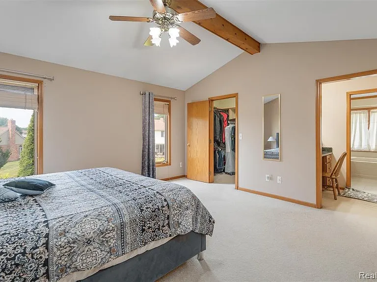 47105 Liberty Bell Rd E — Photo 28
