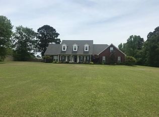 1001 E 28th St, Hope, AR 71801