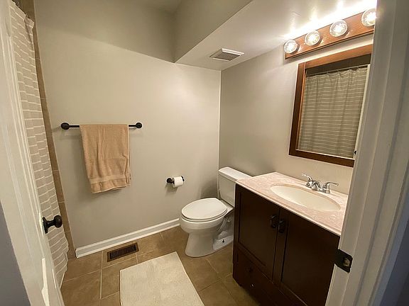 Hall Full Bathroom