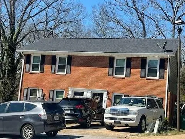 5293 Ridge Forest Dr, Stone Mountain, GA 30083