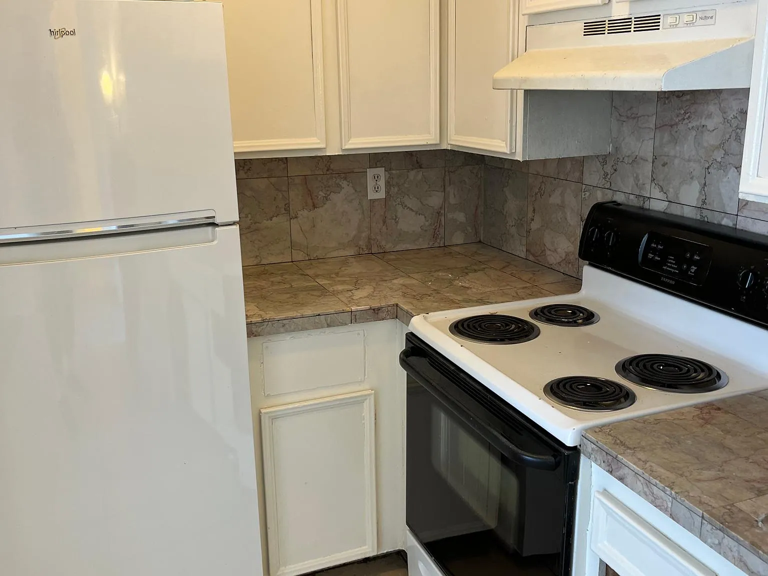 1 bed, 650 sqft, $1,975 — Photo 3