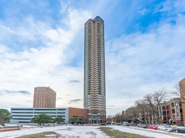 (undisclosed Address), Chicago, IL 60613