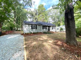 39 Rogerson Dr, Chapel Hill, NC 27517