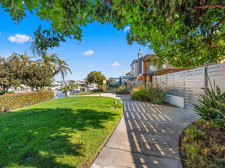 7 Gingertree Ln — Photo 27