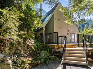 430 Bayview Rd, Lions Bay, BC V0N2E0