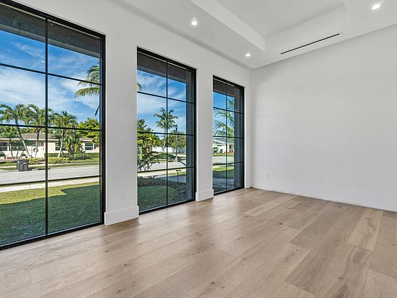 5th image of 326 Lytle Street