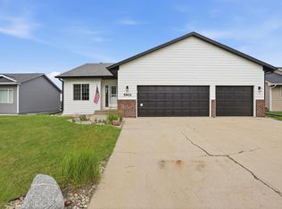 5901 N Sand Ave, Sioux Falls, SD 57104
