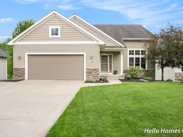 535 N Creek Ct NE, Rockford, MI 49341
