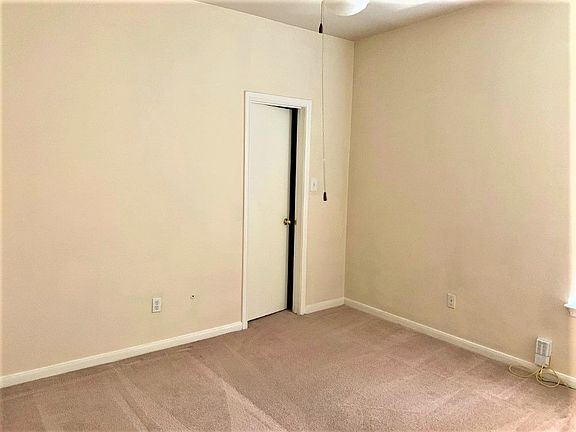 3rd image of 2814 Southampton Way APT A