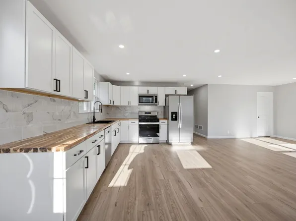 12466 W Blanchard Rd, Beach Park, IL 60087