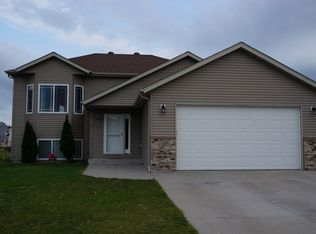 1131 38th Ave S, Moorhead, MN 56560