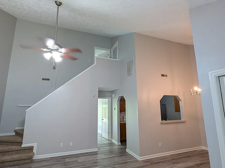 8528 Constance Way — Photo 2