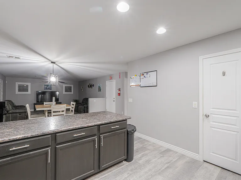 1235 W Castle Dr — Photo 13