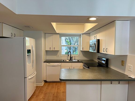 4th image of 6826 SW Chase Ct