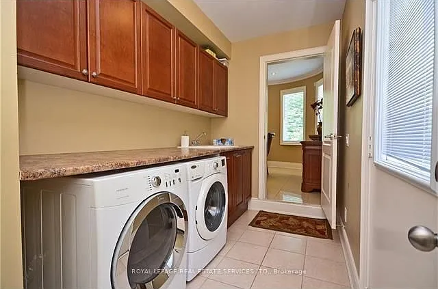 2271 Lyndhurst Dr — Photo 24