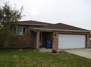 2311 Greengold St, Crest Hill, IL 60403