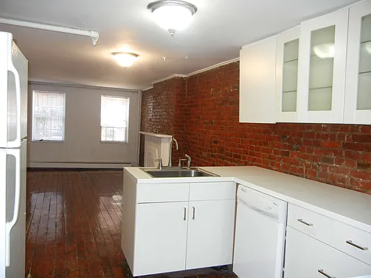 Rented by Brooklyn Heights Real Estate Inc | media 9