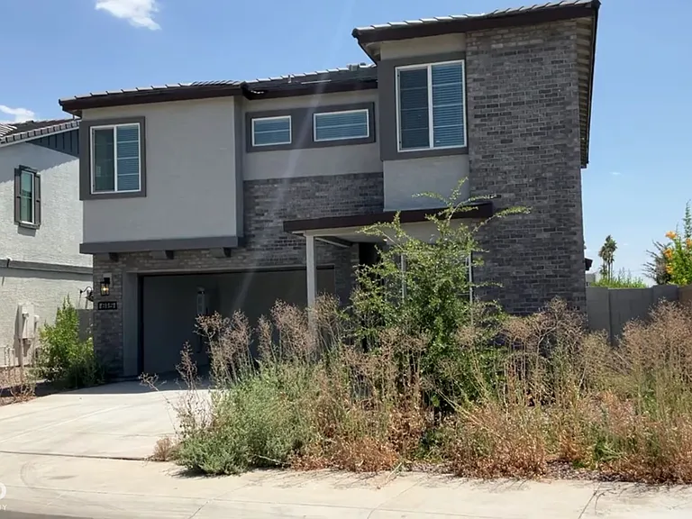 615 N Vine St — Photo 1
