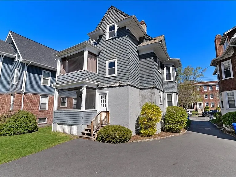 153 Irving Ave — Photo 18