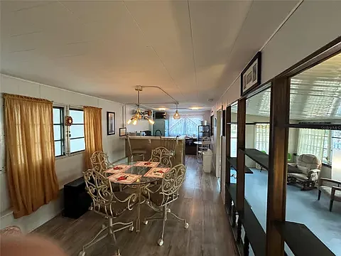 5900 S Oakridge Dr — Photo 2