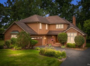 30460 Fox Club Ct, Farmington Hills, MI
