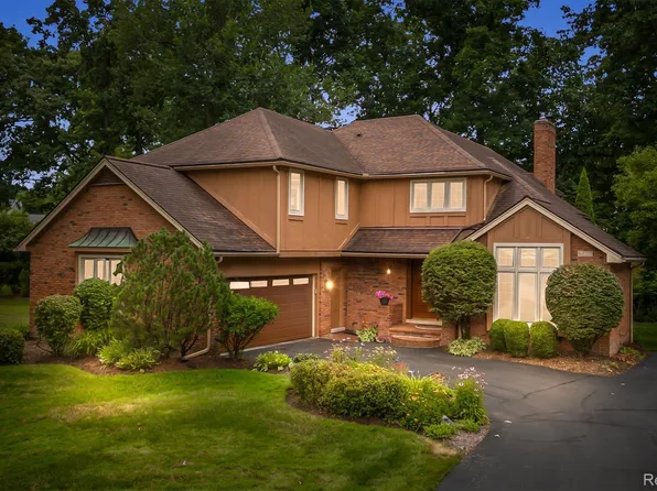 30460 Fox Club Ct, Farmington Hills, MI 48331