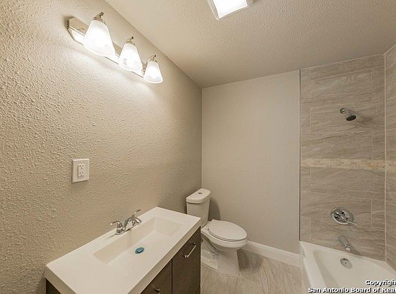 5th image of 110 Gaiety Ln