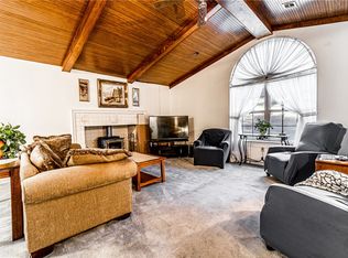 16496 Rainbow Dr, Rogers, AR 72756