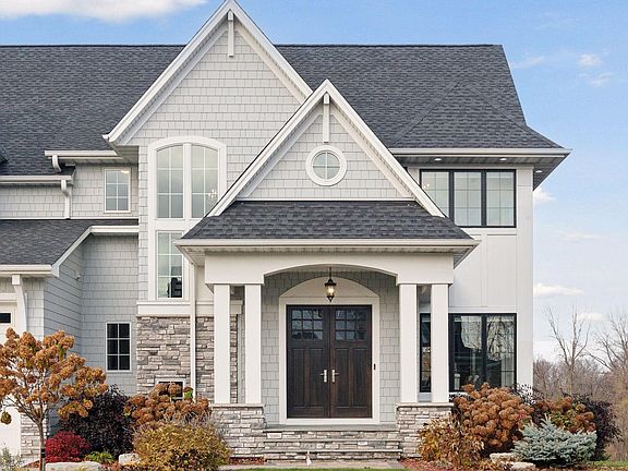4th image of 746 Woodland Hill Ct