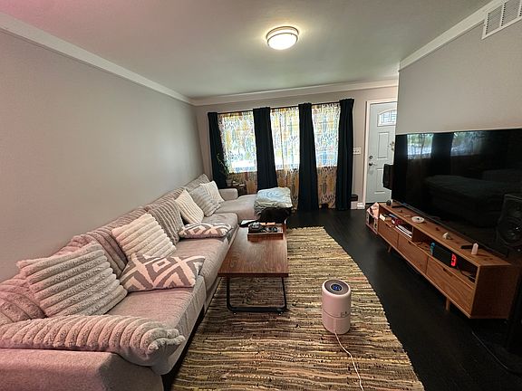 2nd image of 1041 E Bernhard Ave