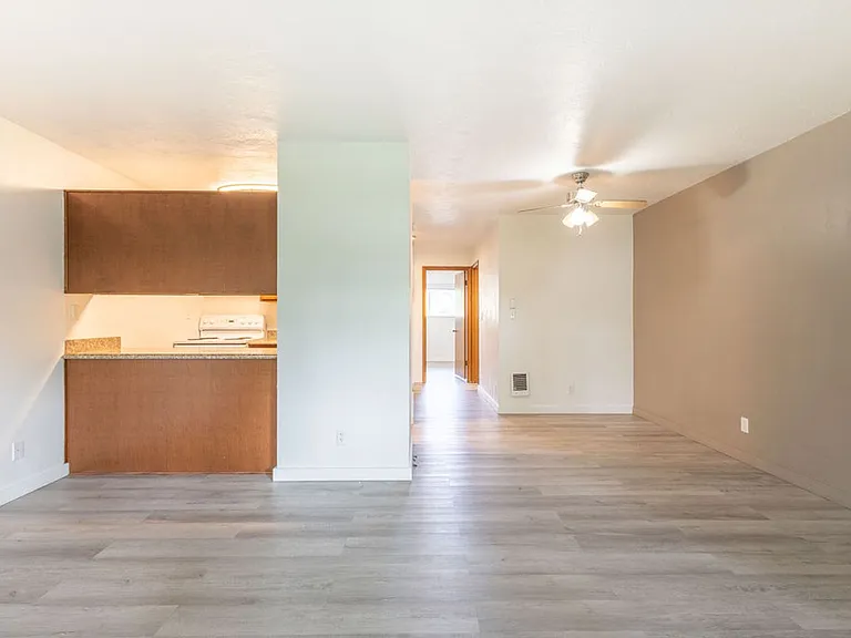 Edgemont Apartments — Photo 16
