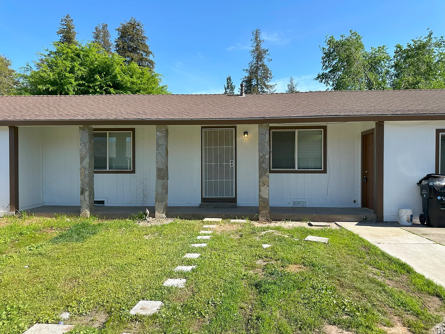 2344 Jill Way photo 1