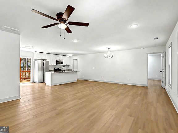 3rd image of 411 Loblolly Ridge Rd