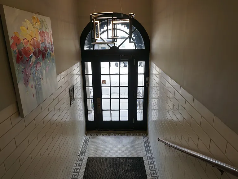 430 Daly Ave #7 — Photo 3