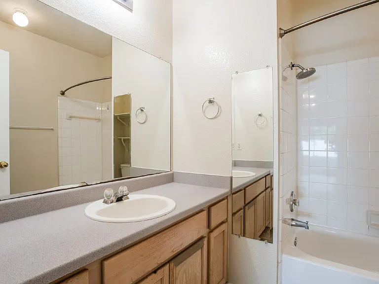 1705 Constantino Cir #B — Photo 10