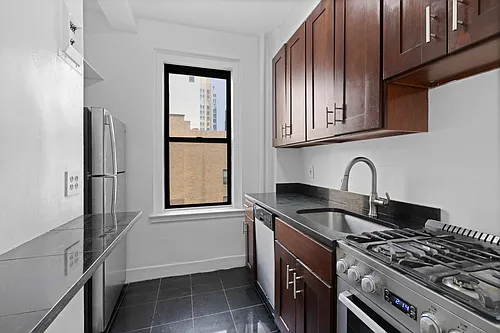 244 W 72nd St #8D Photo 1