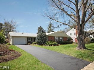 13215 Pressmont Ln, Fairfax, VA 22033